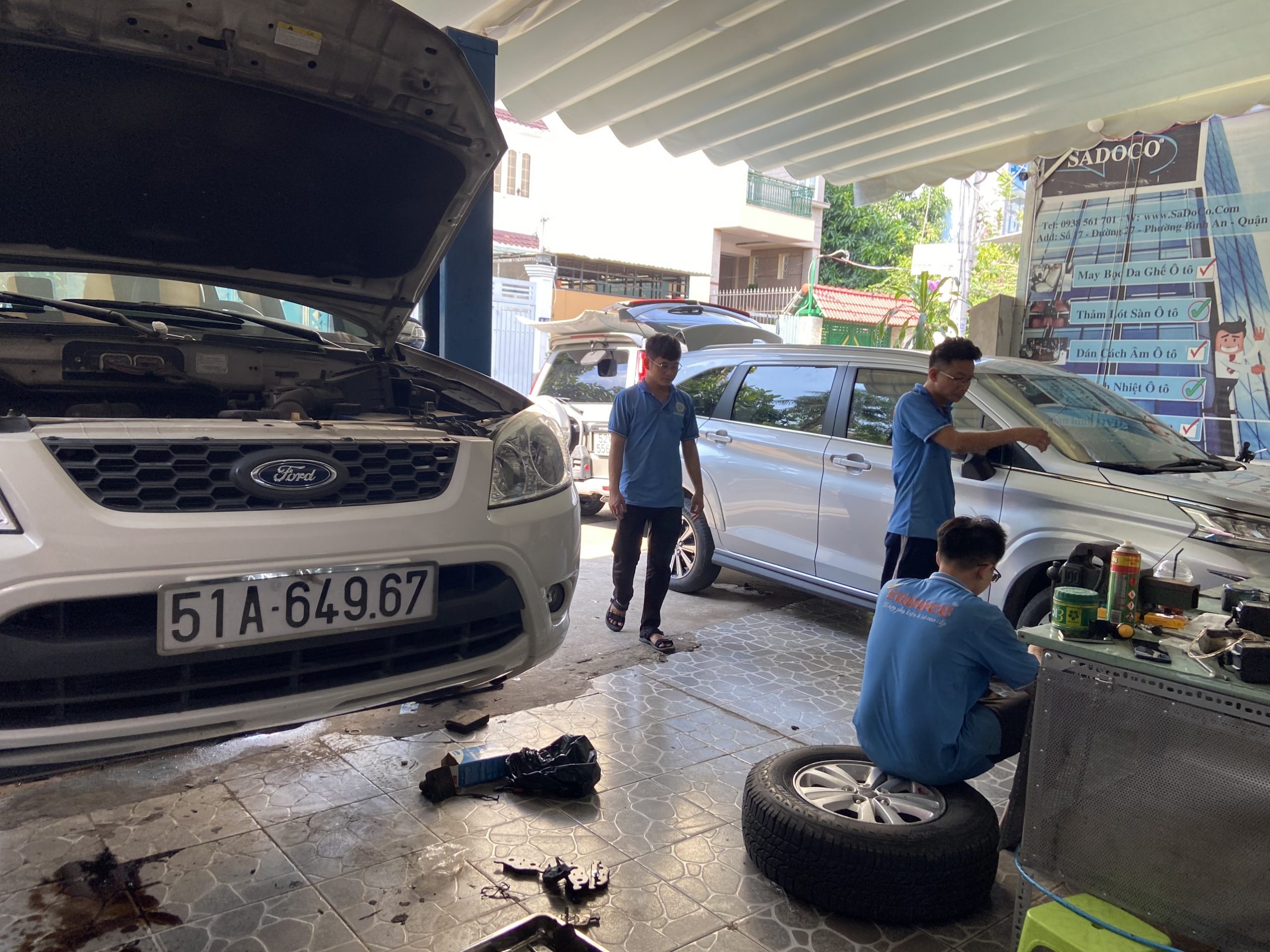 Trung tâm dịch vụ nâng cấp – sửa chữa – chăm sóc xe hơi cao cấp